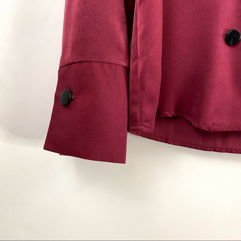 Lulu’s Long Sleeve Satin Burgundy Button Front Blouse Size Small NWT - Picture 4 of 9